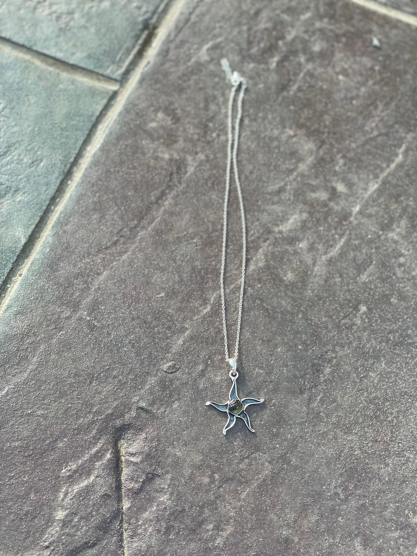 Natural Moldavite Green Aerolites Crystal Energy Stone Pendant in 925 Sterling Silver - dilibeads